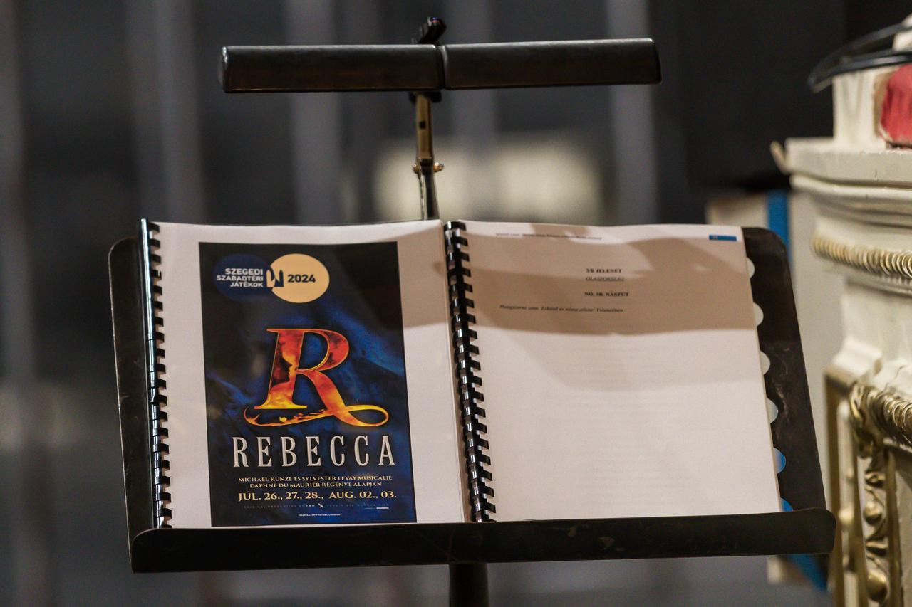 Rebecca Szegedre költözött